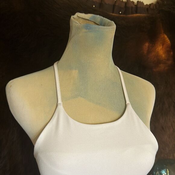 Lululemon tank top 6 (4400) - Picture 2 of 5